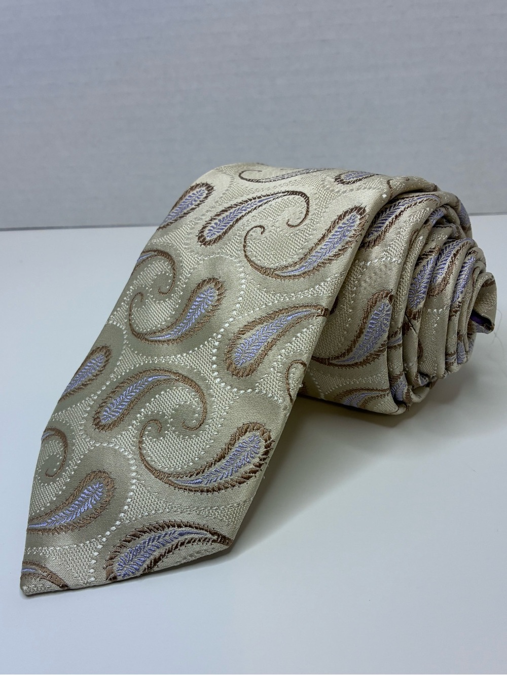 Ted Baker London Mens Silk Necktie Beige Blue Paisley 100% Silk
